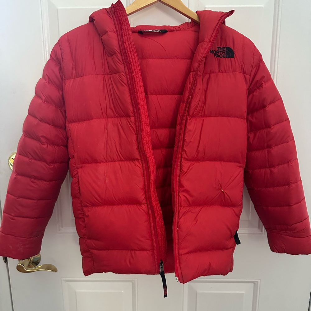The North Face Red Puffer Jacket kids size M - Picture 2 of 12